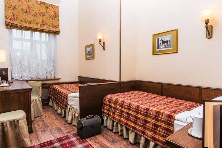Lancaster Court Hotel (Ланкастер Корт Отель)