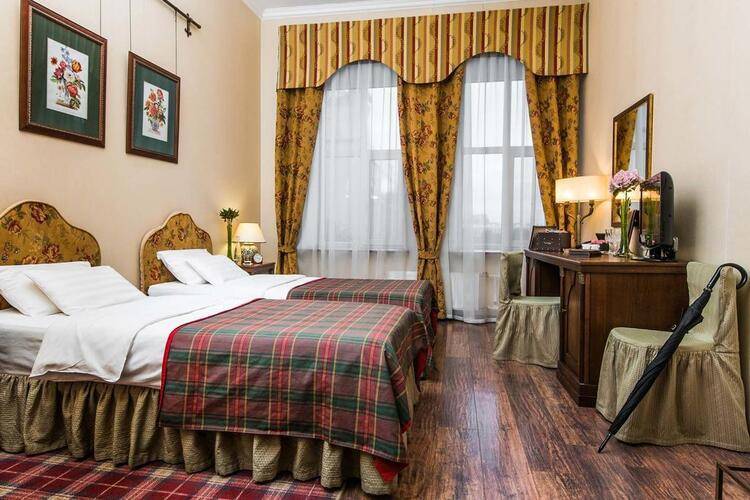 Lancaster Court Hotel (Ланкастер Корт Отель)