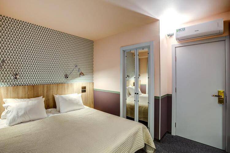Mops Hotel & Spa