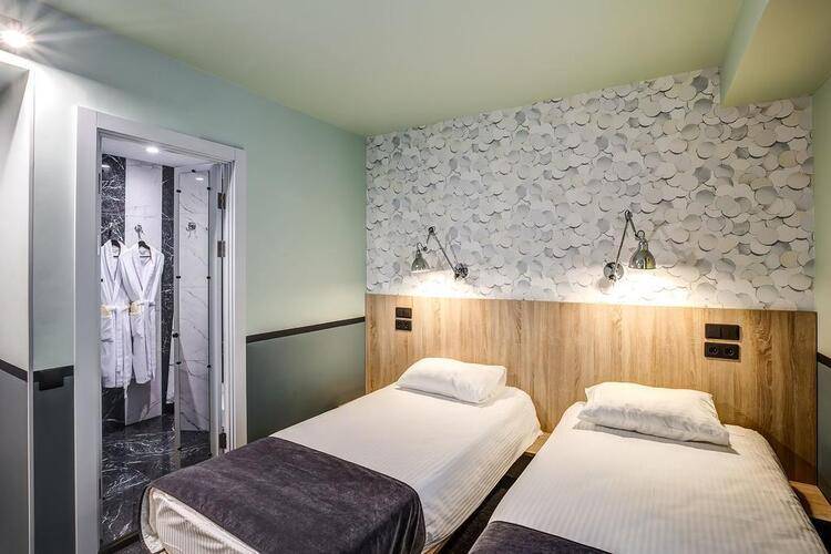 Mops Hotel & Spa