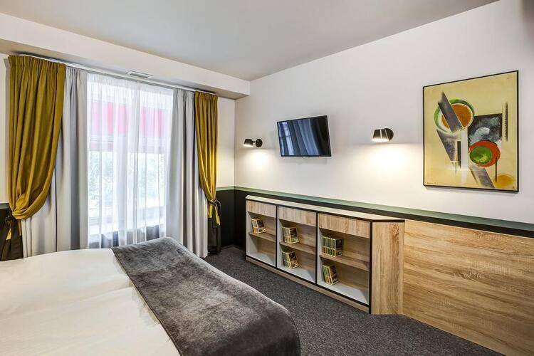 Mops Hotel & Spa