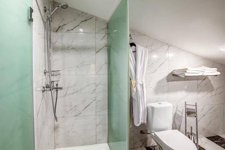 Mops Hotel & Spa
