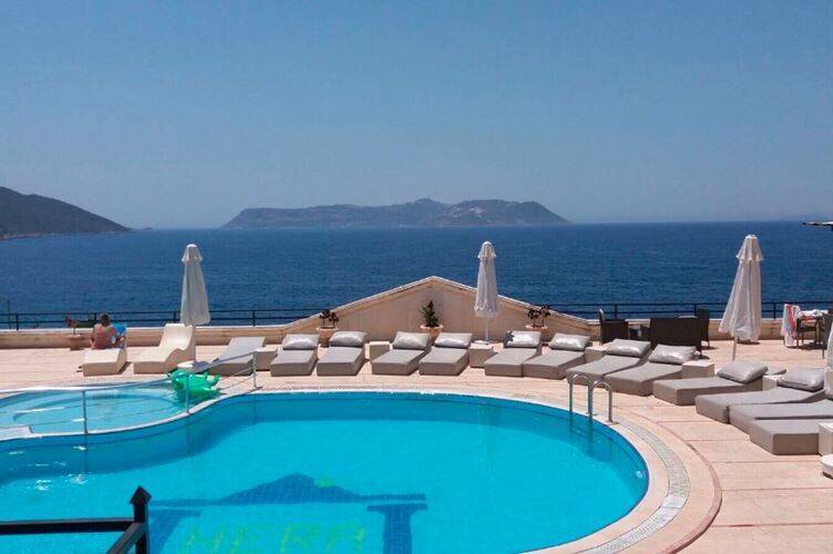 Hera Hotel