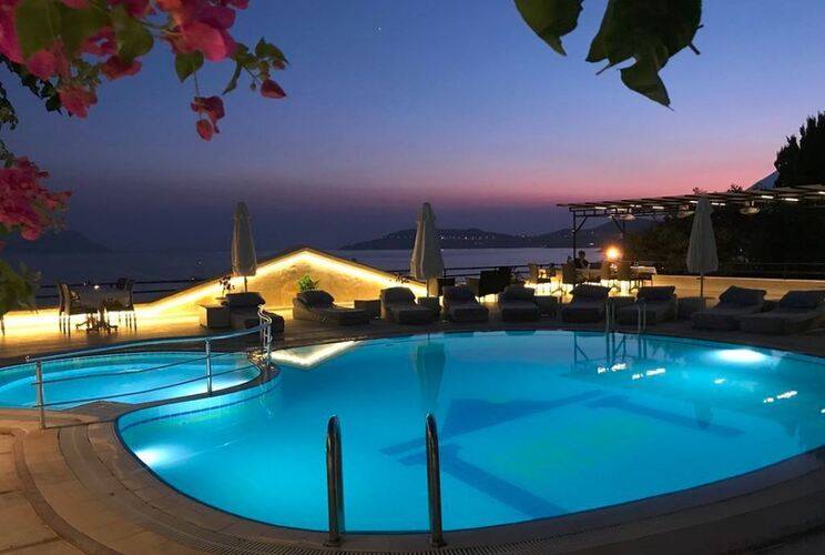 Hera Hotel