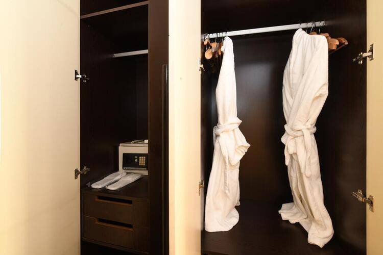 Ansen Suites
