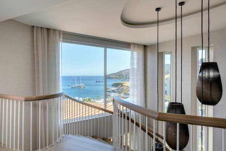 Caresse, A Luxury Collection Resort & Spa
