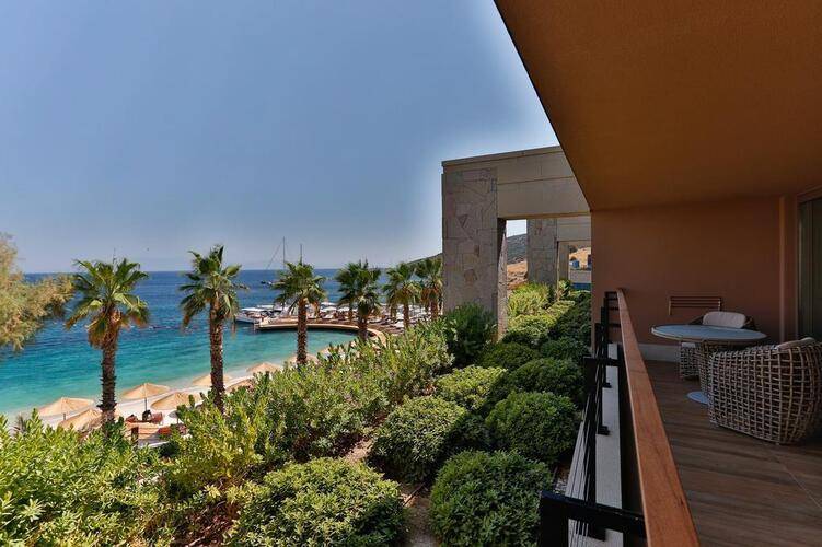 Caresse, A Luxury Collection Resort & Spa