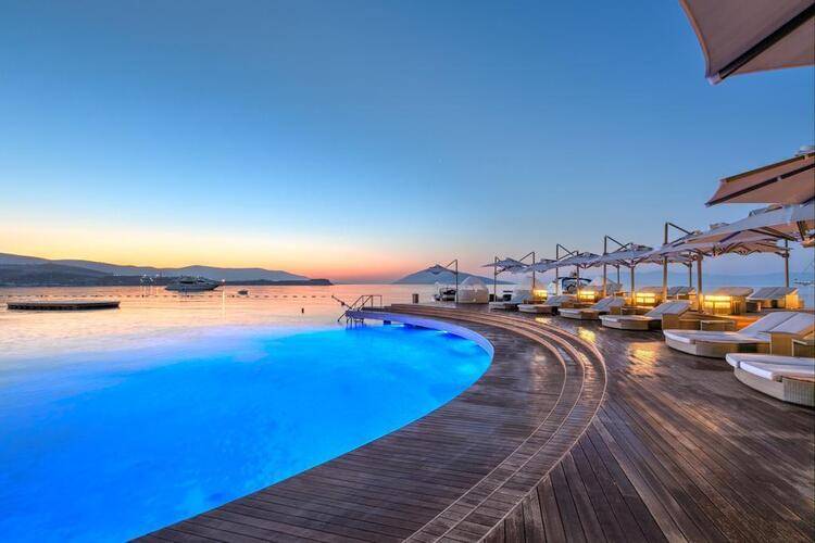 Caresse, A Luxury Collection Resort & Spa