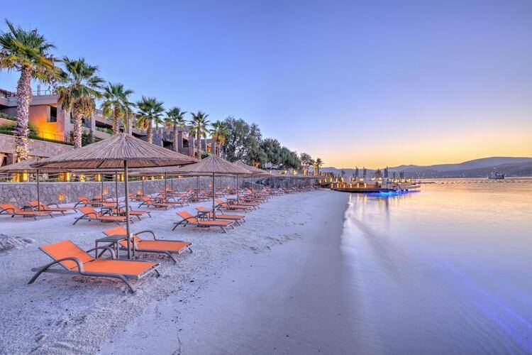 Caresse, A Luxury Collection Resort & Spa