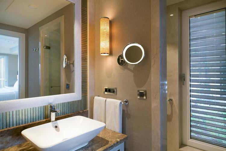 Caresse, A Luxury Collection Resort & Spa