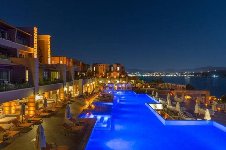 Caresse, A Luxury Collection Resort & Spa