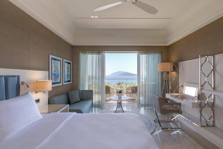 Caresse, A Luxury Collection Resort & Spa