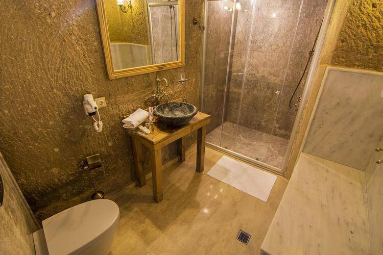 Caldera Cave Hotel