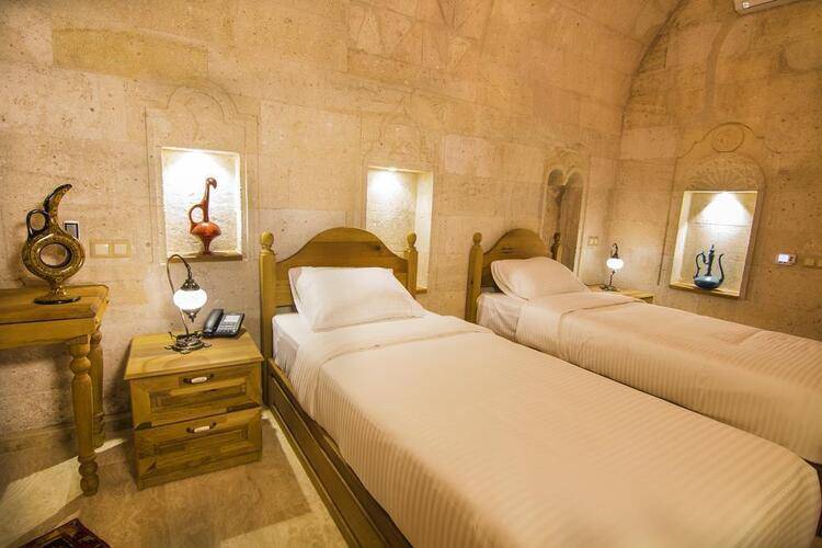 Caldera Cave Hotel