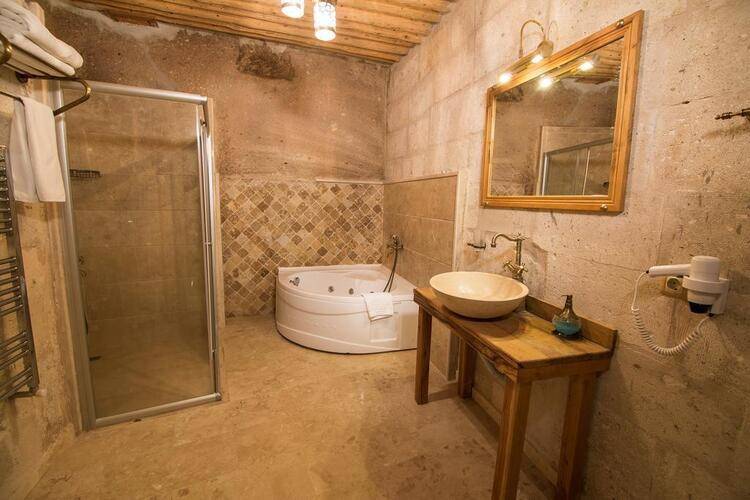 Caldera Cave Hotel