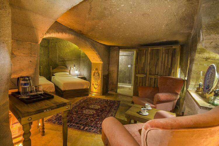 Caldera Cave Hotel