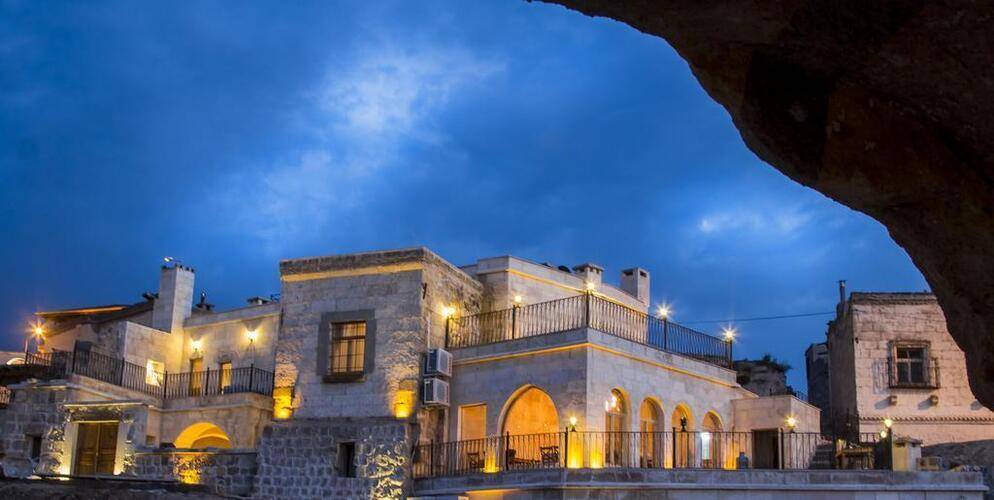 Caldera Cave Hotel