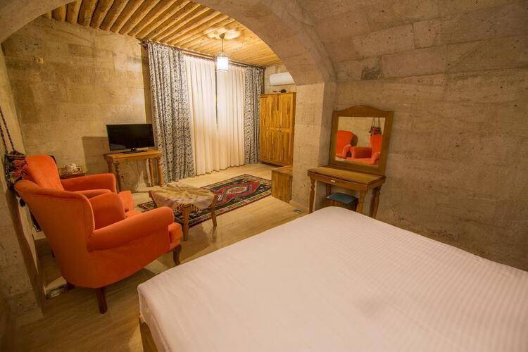 Caldera Cave Hotel