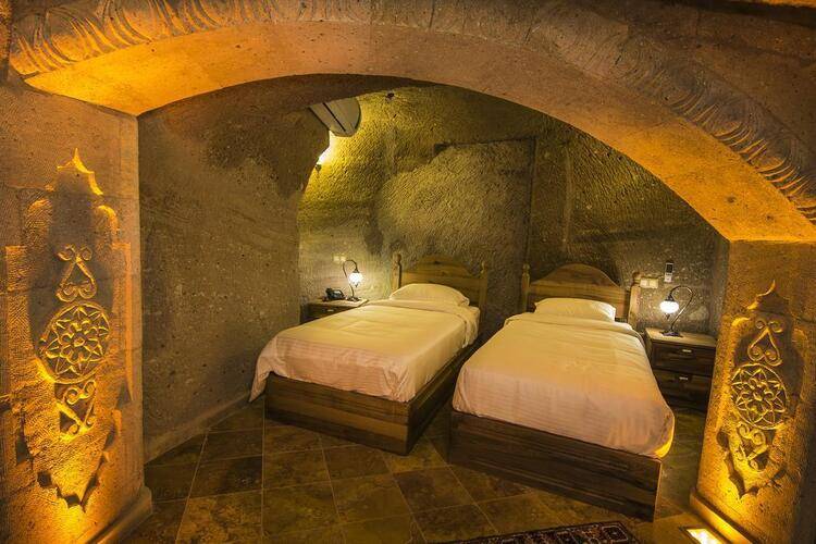 Caldera Cave Hotel