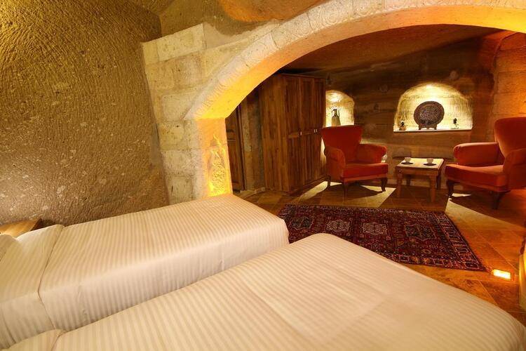 Caldera Cave Hotel