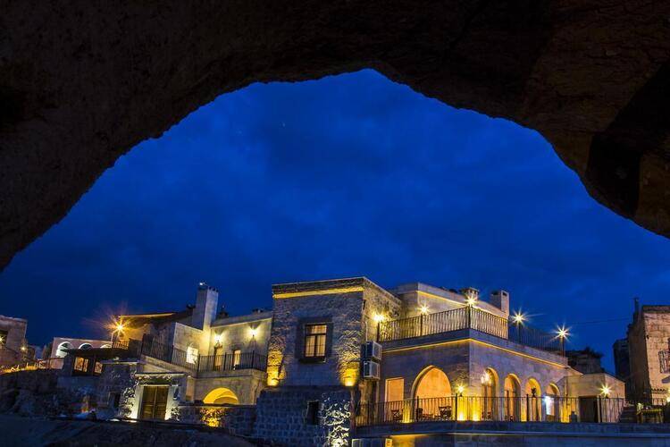 Caldera Cave Hotel