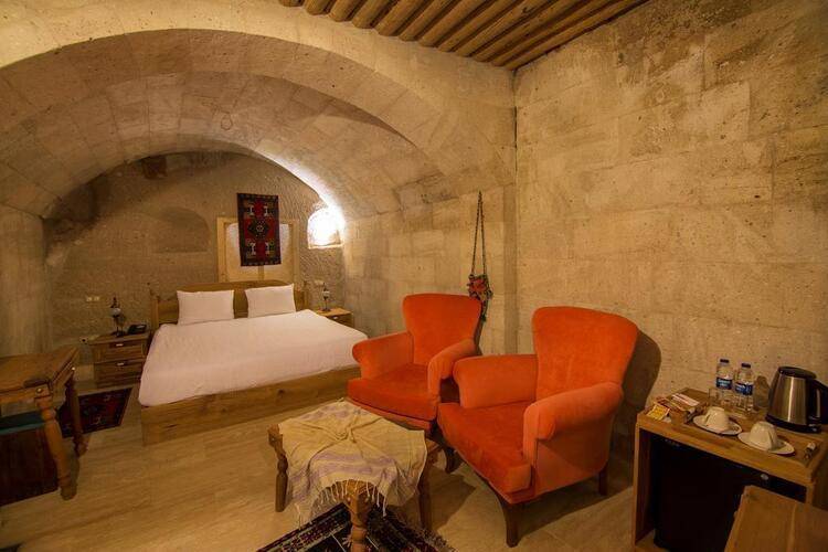 Caldera Cave Hotel