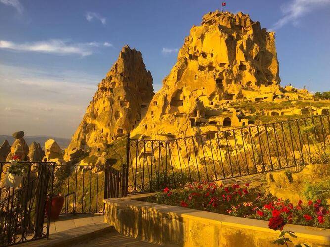 Caldera Cave Hotel
