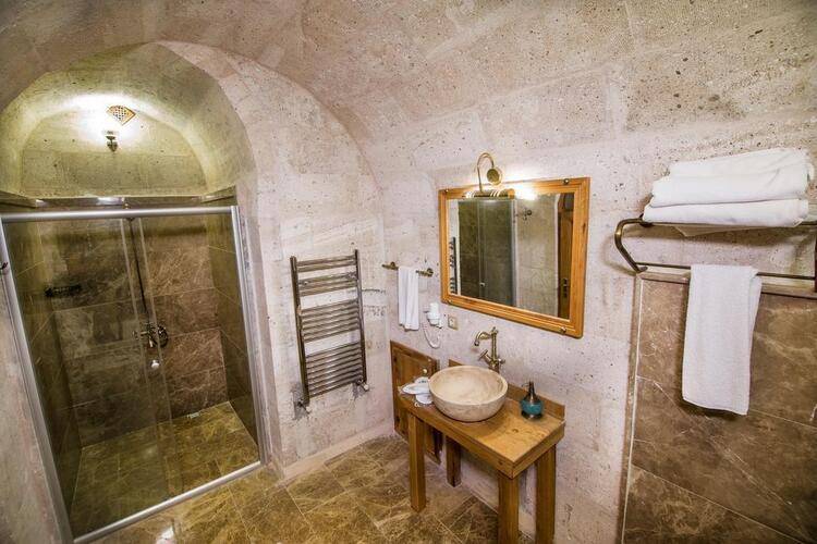 Caldera Cave Hotel