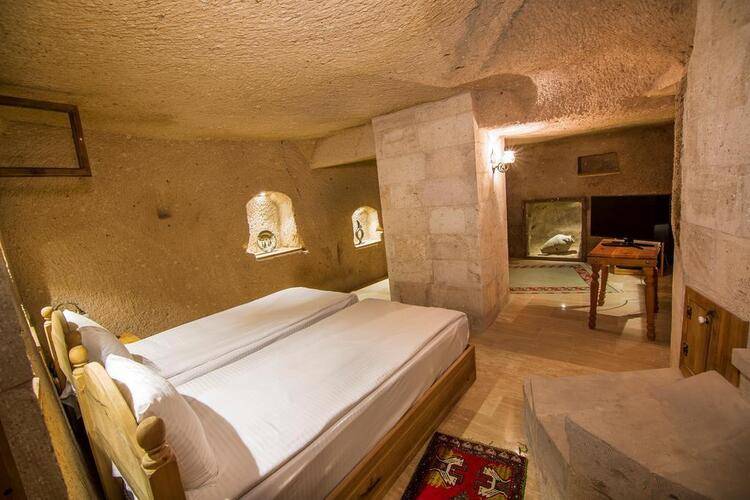 Caldera Cave Hotel