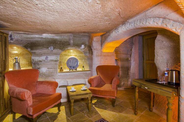 Caldera Cave Hotel