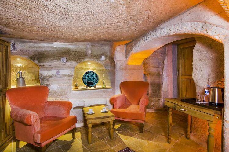 Caldera Cave Hotel