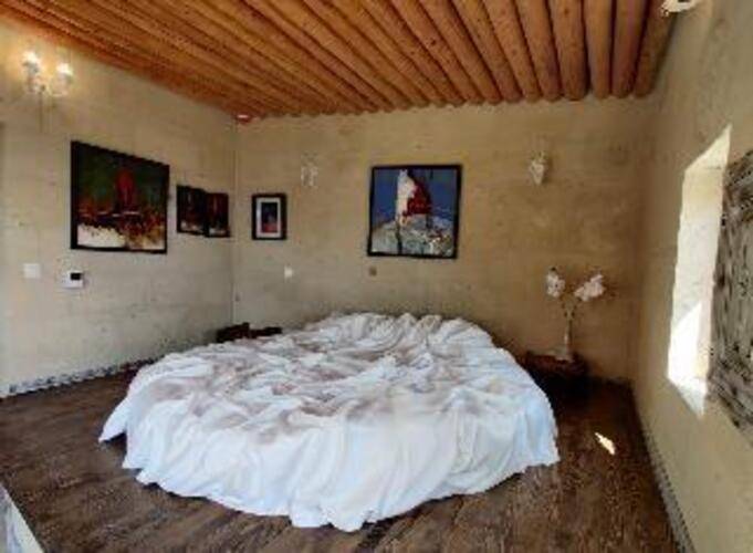 Karlik Cave Suite