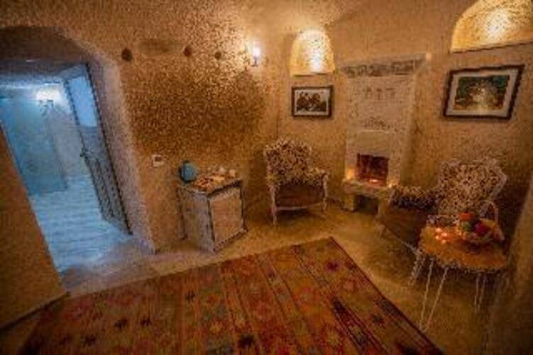 Karlik Cave Suite