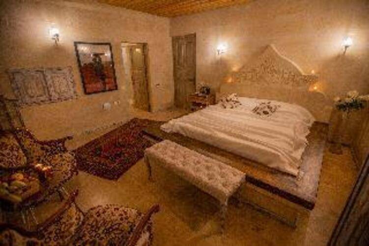 Karlik Cave Suite