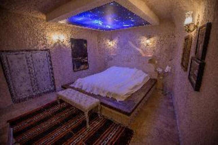 Karlik Cave Suite