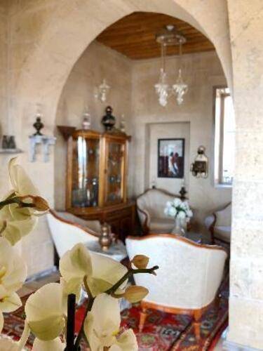 Karlik Cave Suite