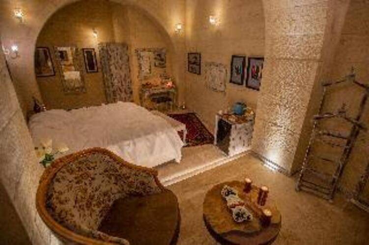 Karlik Cave Suite