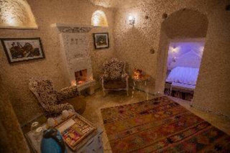 Karlik Cave Suite