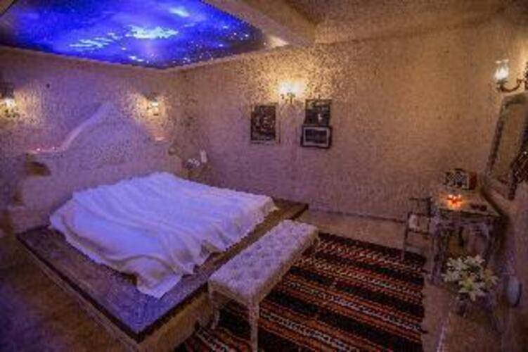 Karlik Cave Suite
