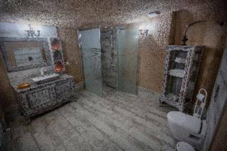 Karlik Cave Suite