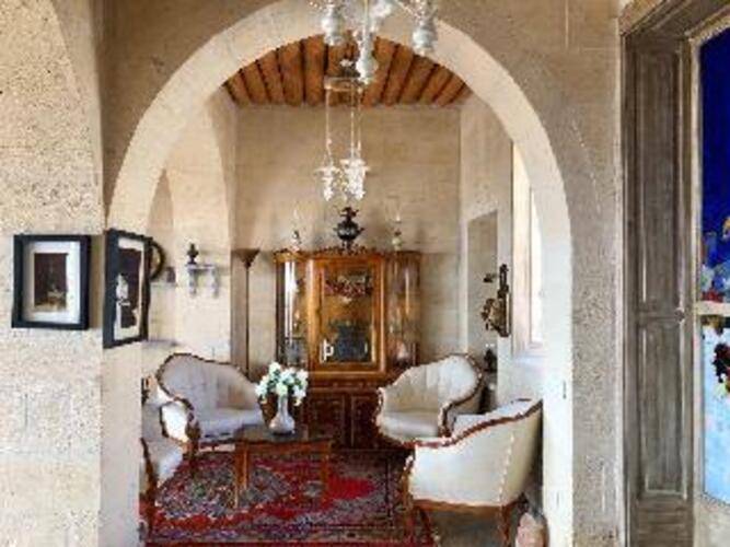 Karlik Cave Suite