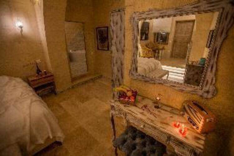 Karlik Cave Suite