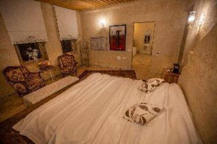 Karlik Cave Suite