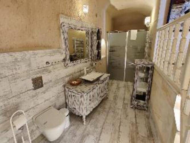 Karlik Cave Suite