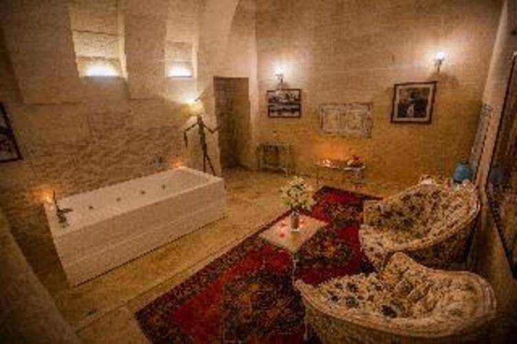 Karlik Cave Suite