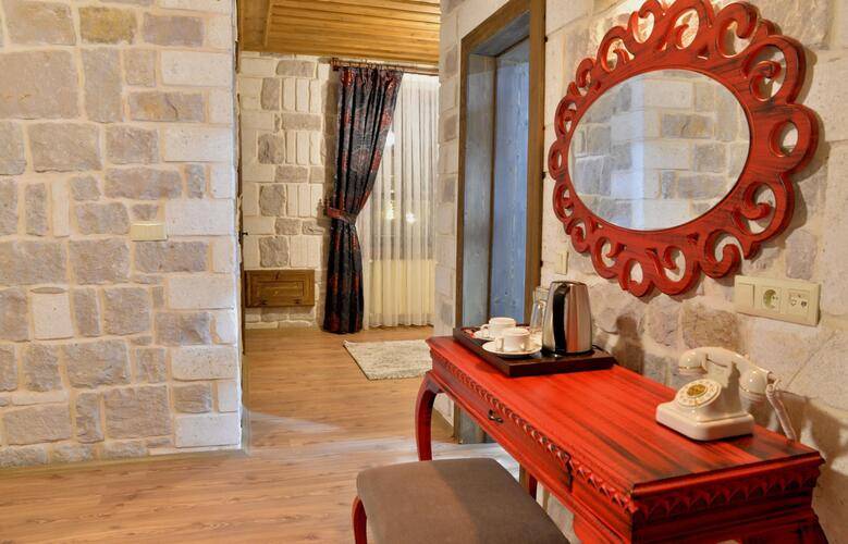 Elevres Stone House