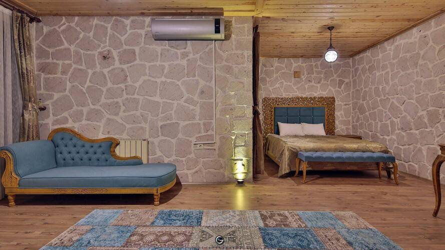 Elevres Stone House