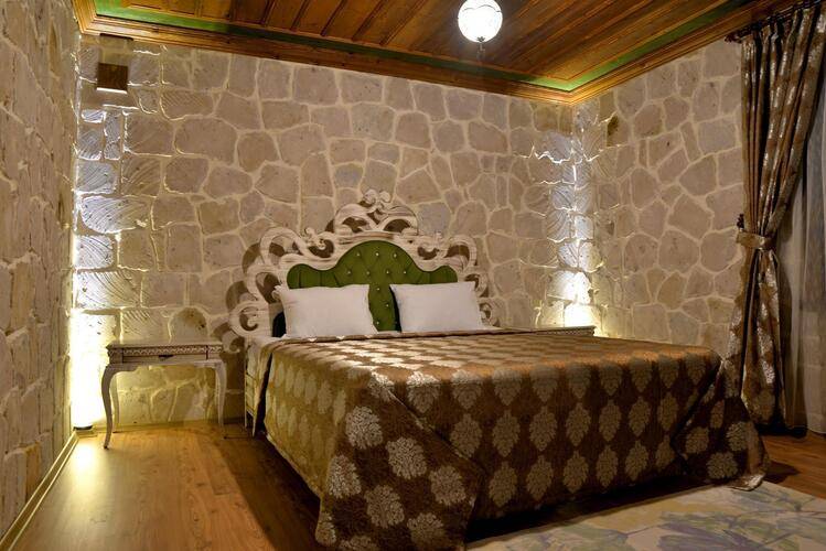 Elevres Stone House