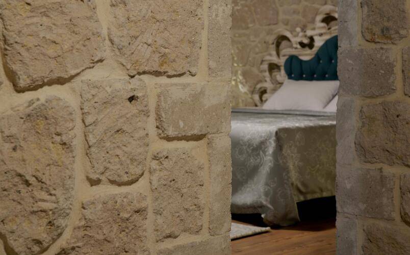 Elevres Stone House