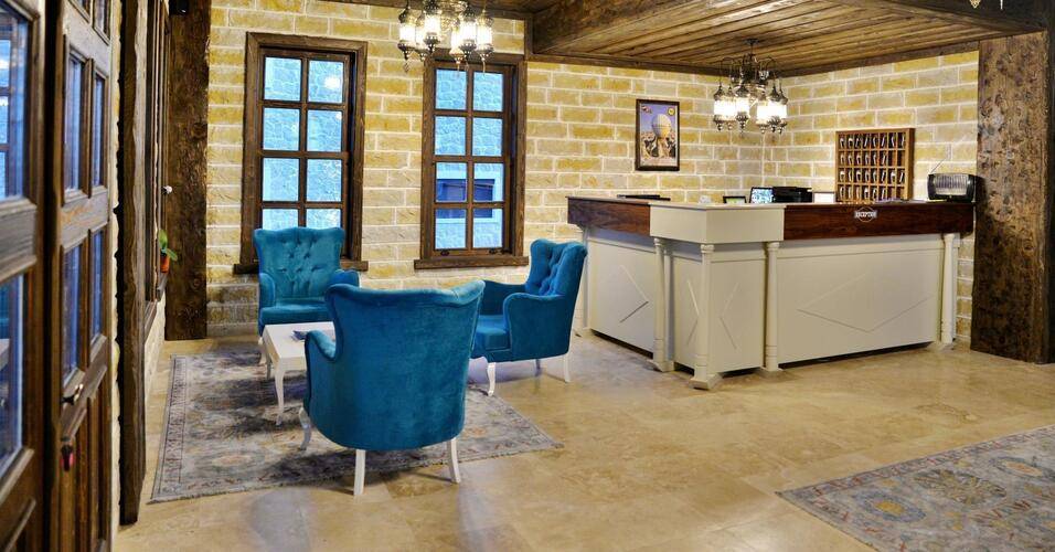 Elevres Stone House